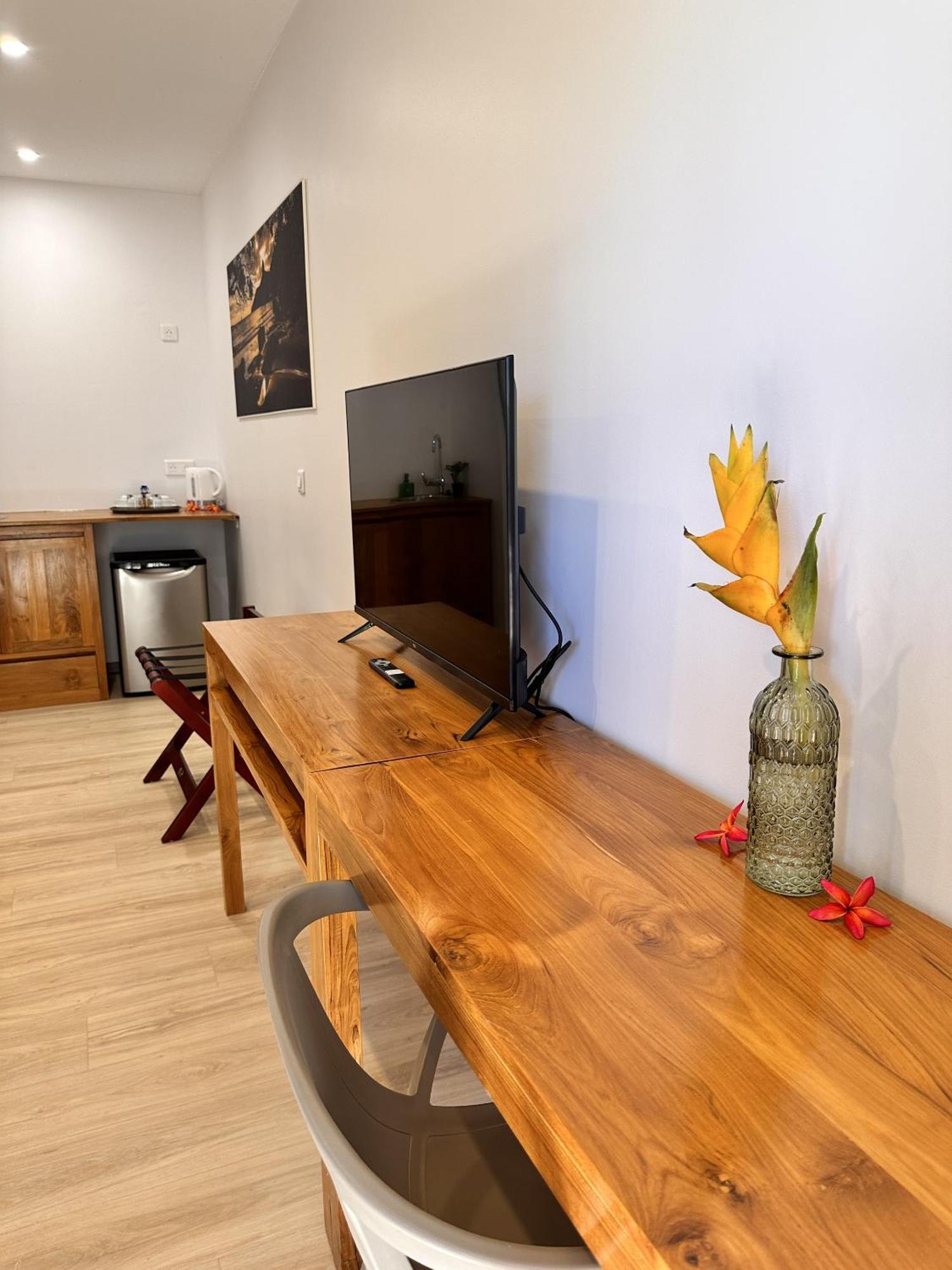Ononui Lodge Airport, Ocean-View, Private Bathroom And Balcony, Free Wifi And Parking, On-Site Car Rental Faaa Dış mekan fotoğraf
