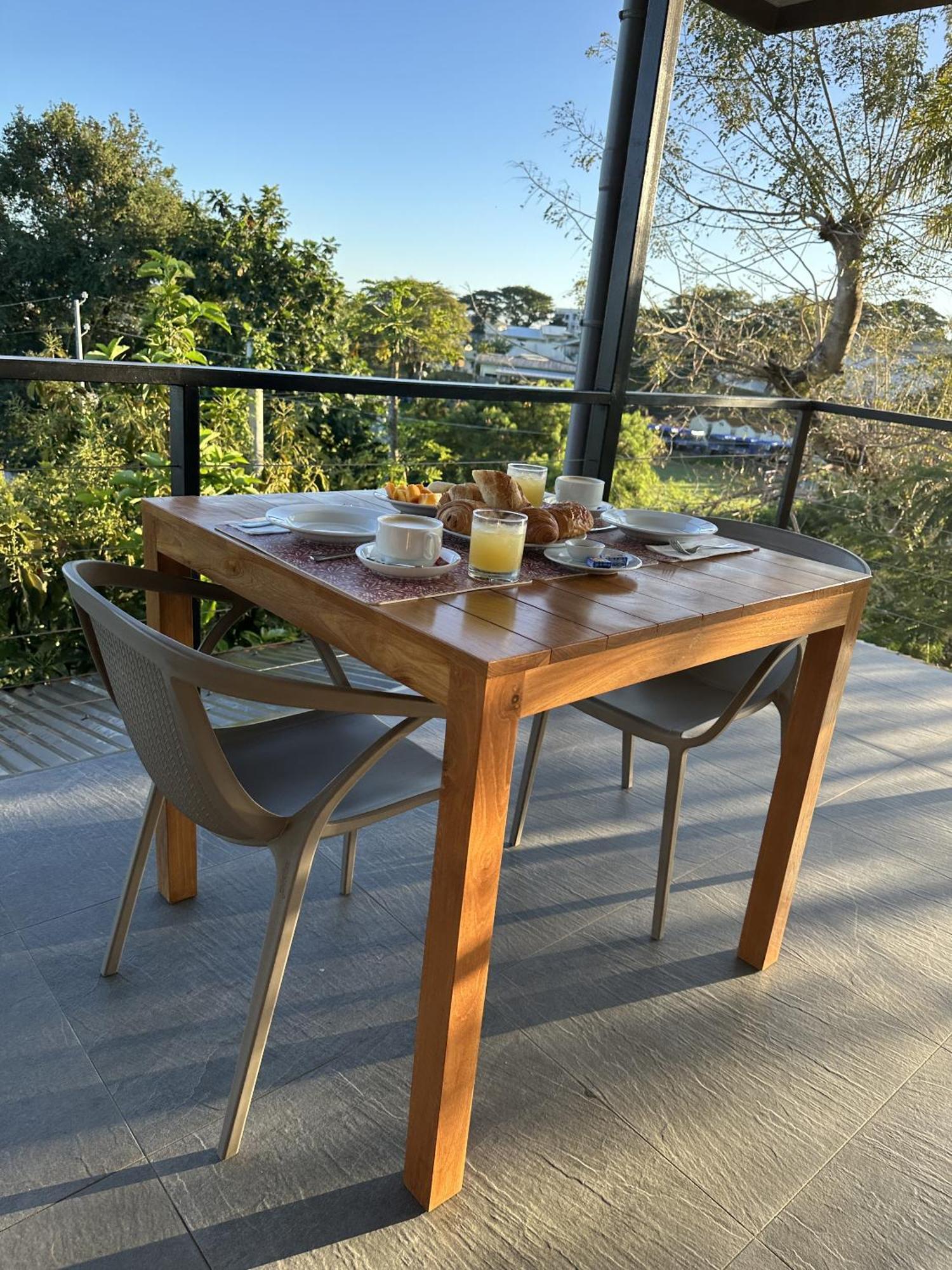 Ononui Lodge Airport, Ocean-View, Private Bathroom And Balcony, Free Wifi And Parking, On-Site Car Rental Faaa Dış mekan fotoğraf